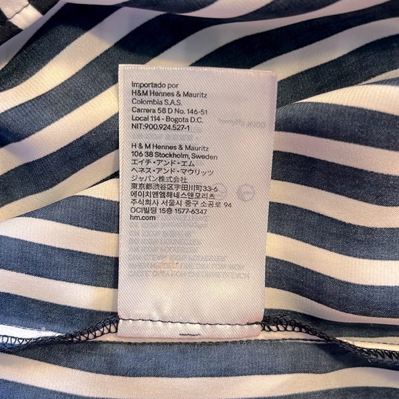 H&M BLUE AND WHITE STRIPED TOP SIZE 8 - Picture 13 of 13